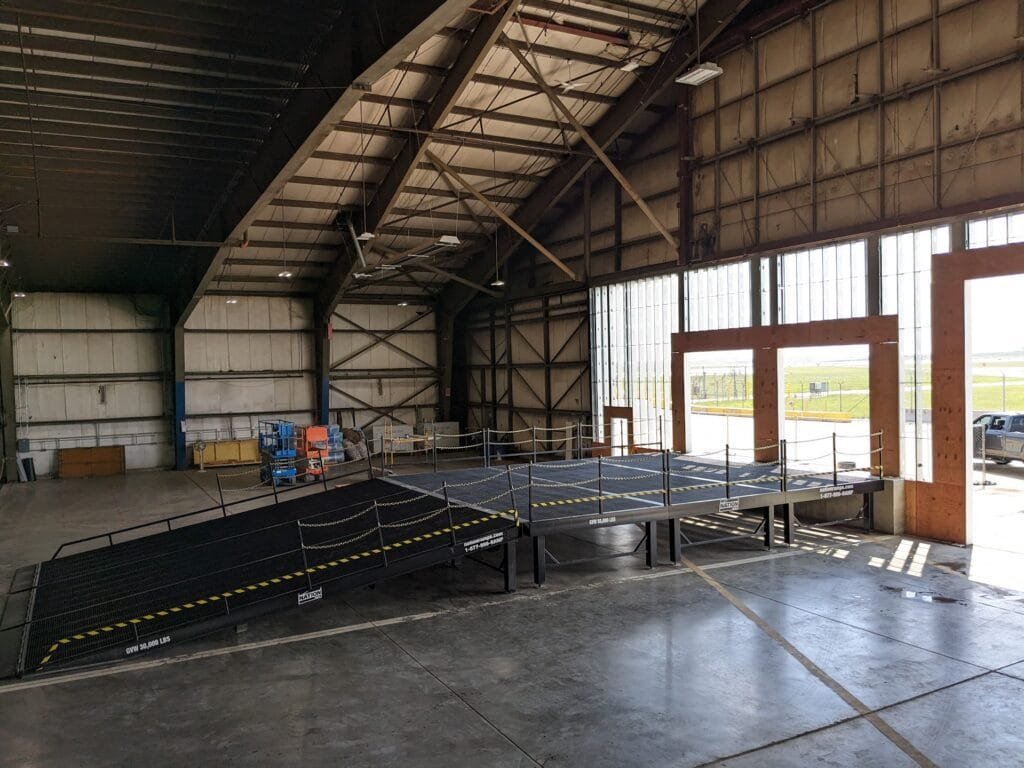 crossdock solution in airport hanger
