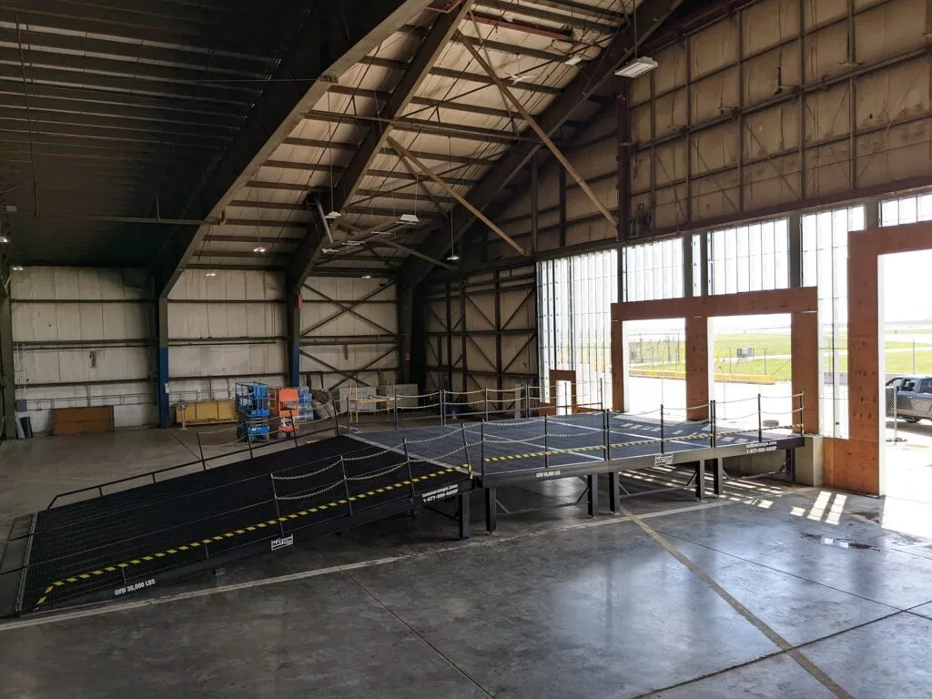 crossdock solution in airport hanger