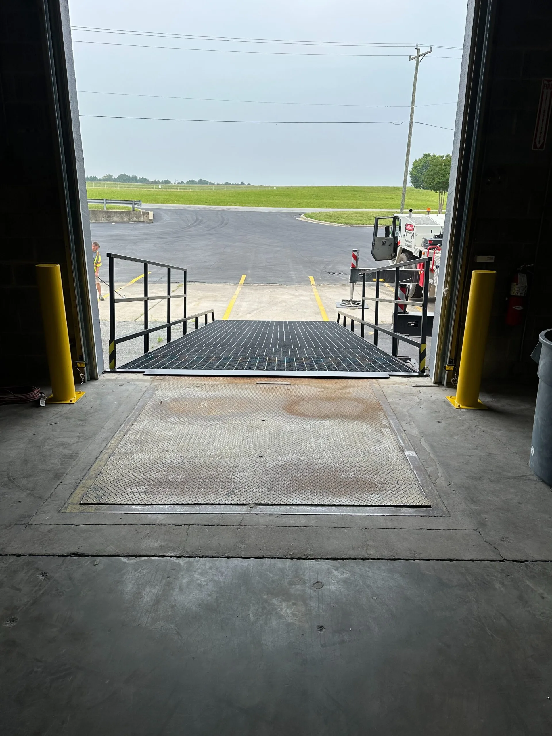 ground to dock loading ramp
