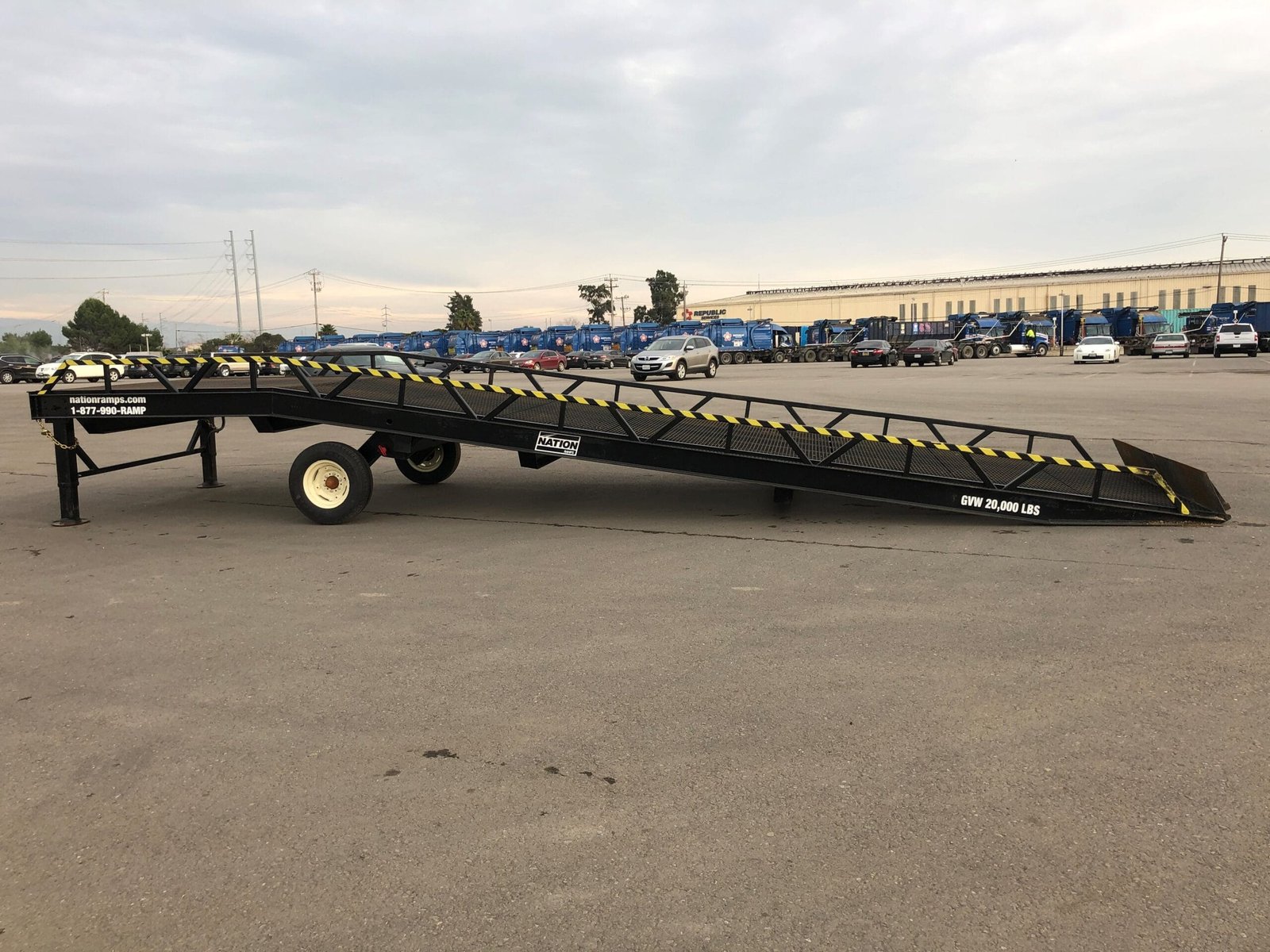 mobile loading ramp