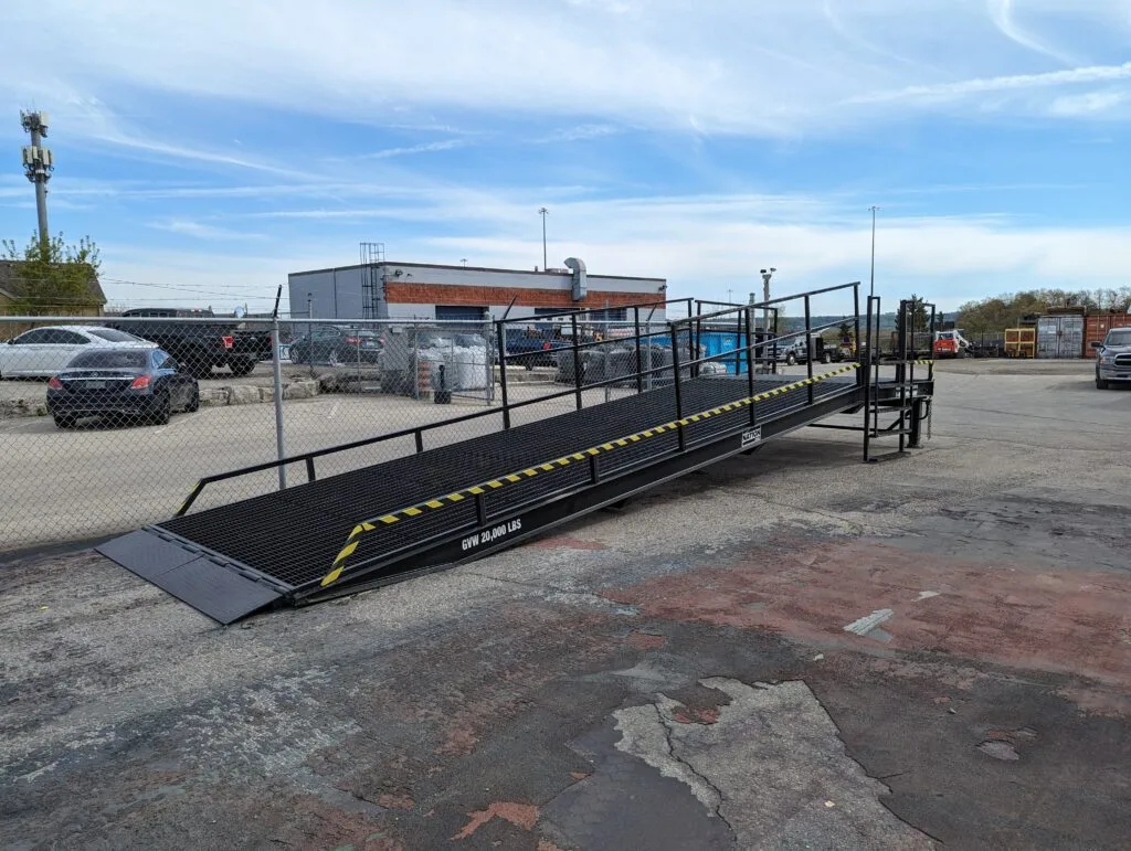 PORTABLE LOADING Yard RAMP